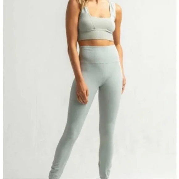 FREE PEOPLE Good Karma Legging | Sea Glass | Size M/L NWT - Picture 4 of 5
